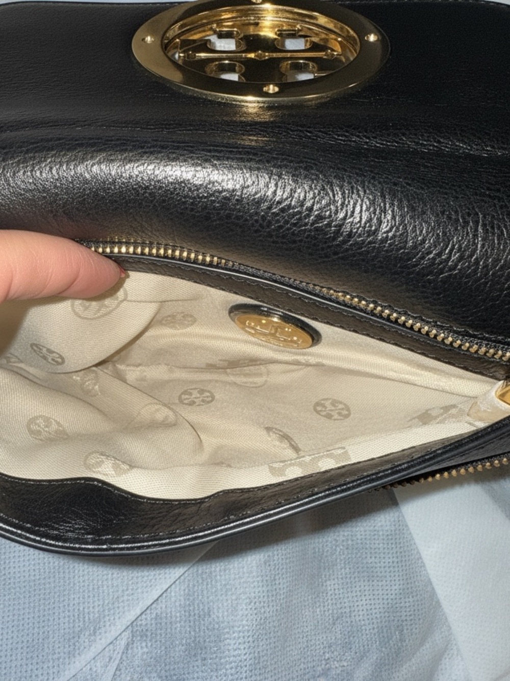 Tory Burch Reva Black Pebbled Leather Crossbody Clutch Purse Bag Gold Hardware - Picture 6 of 8